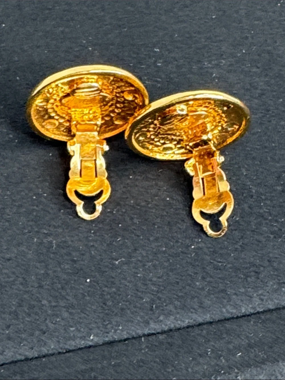 Vintage Chanel 1994 Baroque CC Logo Clip-On Earrings Gold Tone Ornate Medallion - Picture 7 of 10